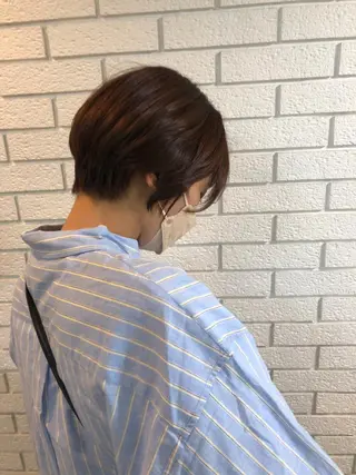 ショート 艶カラー🩵💛 NANAのヘアスタイル