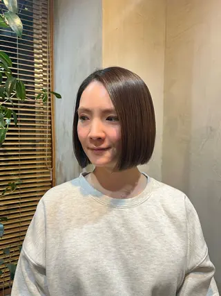 ショート レイヤー／前髪／顔 周りakaneのヘアスタイル