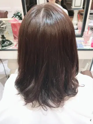 セミロング カラー 粟田 めぐみのヘアスタイル