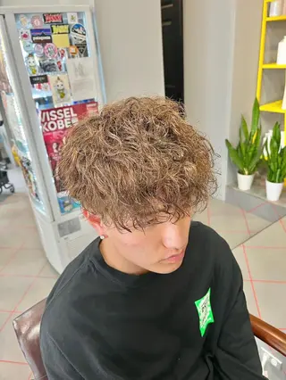 ショート パーマ メンズ 【扱いやすいパーマ】 眞鍋拓己のヘアスタイル