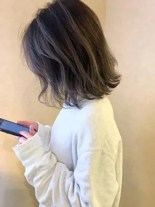 ミディアム Lit.豊橋 夏目のヘアスタイル