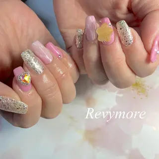 ミディアム ネイル nail salon Revymoreのネイルデザイン