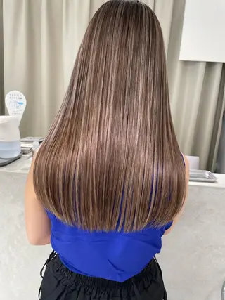 ロング カラー ito. ブリーチ/髪質改善のヘアスタイル