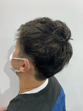 カラー メンズ 寺本 早希のヘアスタイル