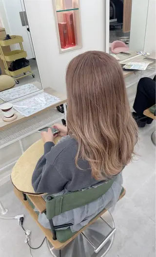 ロング カラー NaVIユウジ 透明感カラーのヘアスタイル