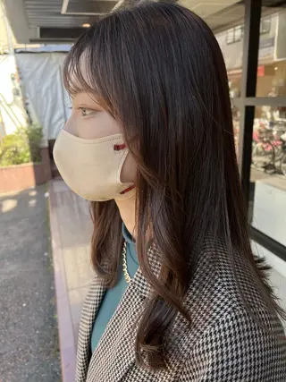 ミディアム ハイライト特化小澤 奈津美のヘアスタイル