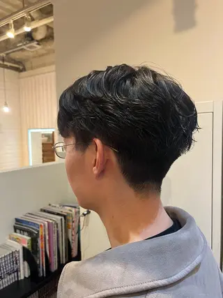 メンズ アイ／推し活 ／透明感カラーのヘアスタイル