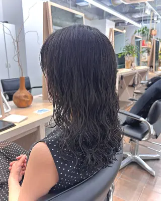 セミロング パーマ かどた はるなのヘアスタイル