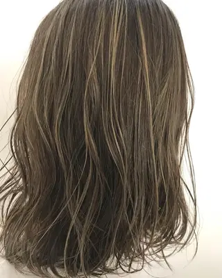 ミディアム カラー 西村あきや トレンド韓国ヘアのヘアスタイル