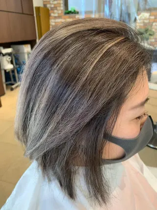 ミディアム カラー newi saLyu 片岡ふきのヘアスタイル