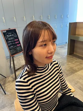 ミディアム 亀井 菜々花のヘアスタイル