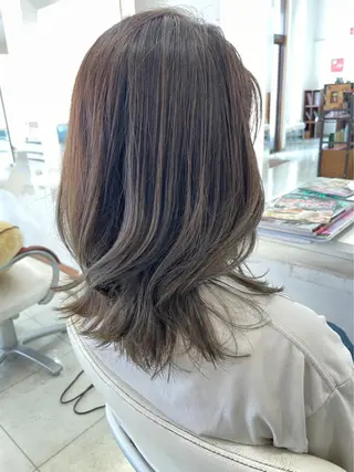 セミロング カラー いけだ ゆうのヘアスタイル