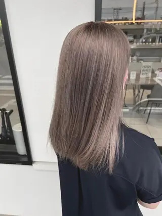 ミディアム 西川 夕奈のヘアスタイル