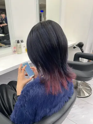 ロング 寒色/ベージュヘア ブリーチありMiOのヘアスタイル