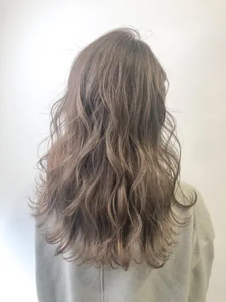 ロング 佐藤 結花のヘアスタイル