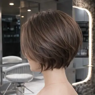 ショート カラー 《髪質改善✖️レイヤ ー🩶》ナオヤのヘアスタイル