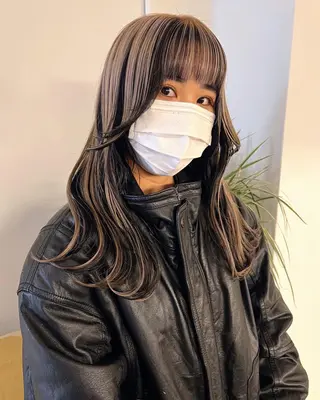 セミロング カラー RAIMA ケアハイトーンのヘアスタイル
