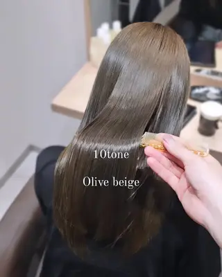 ミディアム カラー 縮毛矯正をしている人 のためのカラーのヘアスタイル