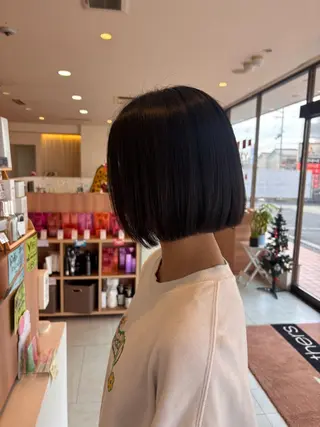 ショート 岡 愛梨のヘアスタイル