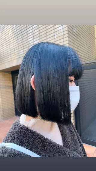 ミディアム 淡いハイトーンカラー レイヤーカットゆうかのヘアスタイル