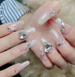 ネイル Queens テイのネイルデザイン