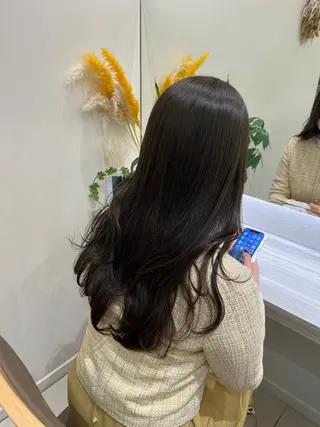 ロング カラー ハイトーン/ 赤み消し/カナのヘアスタイル