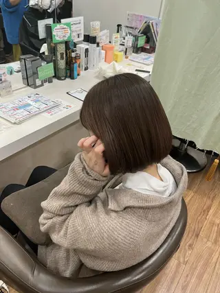 ショート 切りっぱなしボブ/ 艶カラー/綾莉のヘアスタイル