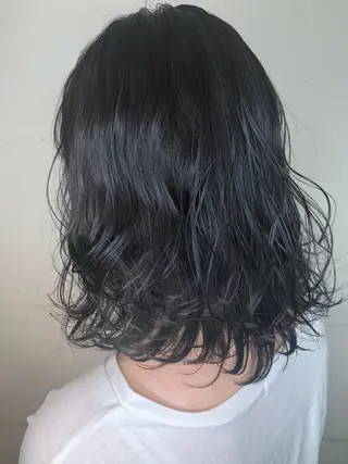 ミディアム カラー 西本 夏美のヘアスタイル