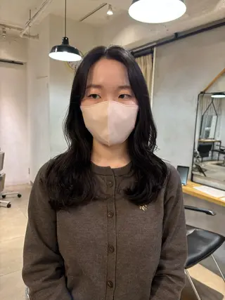セミロング 盛れる透明感カラー・ momokaのヘアスタイル