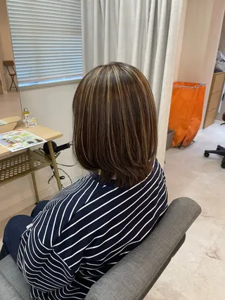 ミディアム ✨透明感カラー✨ 🌈艶カラー🌈のヘアスタイル