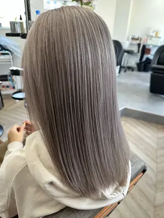 ミディアム カラー be flotのヘアスタイル