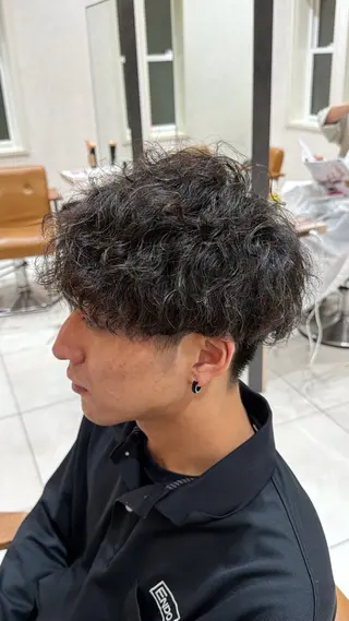 メンズ メンズ特化フェザー パーマ🚗タケシのヘアスタイル