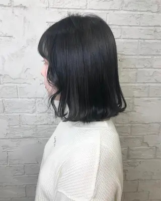 ミディアム カラー オリーブ/アッシュ やわらか透明感カラーのヘアスタイル