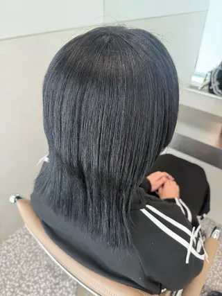 セミロング カラー インナーカラー 推し ブリーチ 髪質改善のヘアスタイル