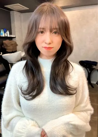セミロング 大人可愛いレイヤー 大田のヘアスタイル
