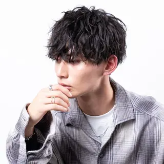 ショート パーマ メンズ 稲村侑斗ダウンパーマ メンズパーマのヘアスタイル