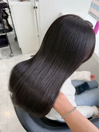 セミロング しらい しょうたのヘアスタイル