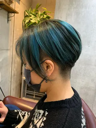 ショート カラー 安達 俊亮のヘアスタイル