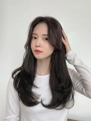 ロング 韓国風✨髪質改善✨ 縮毛矯正✨松浦知奈美のヘアスタイル