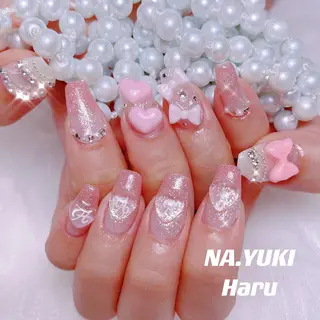 ネイル 🦋 Queenieのネイルデザイン