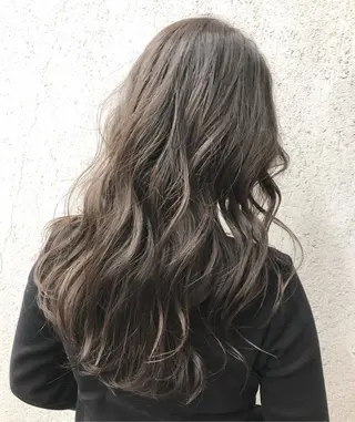 ロング 岡田 真綾のヘアスタイル