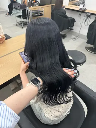 ロング カラー 暗髪🩶ラベンダー/ ブルー/ユウナ🤍のヘアスタイル