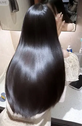 セミロング カラー 縮毛矯正をしている人 のためのカラーのヘアスタイル