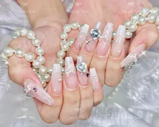ネイル 🦋 Queenieのネイルデザイン
