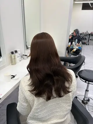 ロング 寒色/ベージュヘア ブリーチありMiOのヘアスタイル