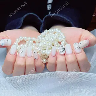 ネイル Queenie 🦋のネイルデザイン