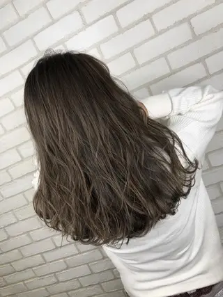 セミロング カラー 小島 侑衣のヘアスタイル