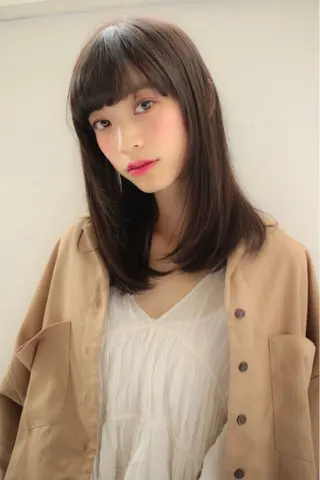 ミディアム 丸山 心 / 艶カラーのヘアスタイル
