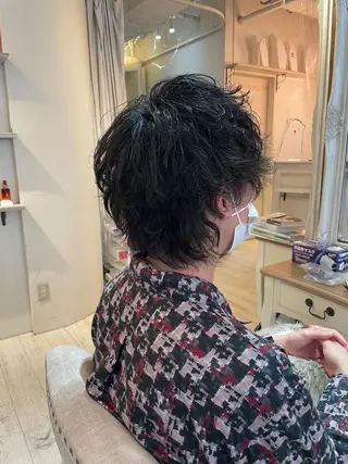 ミディアム パーマ メンズ HATSUMEI 勅使瓦　祥のヘアスタイル