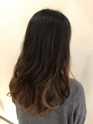 ロング カラー 岡本 智次のヘアスタイル